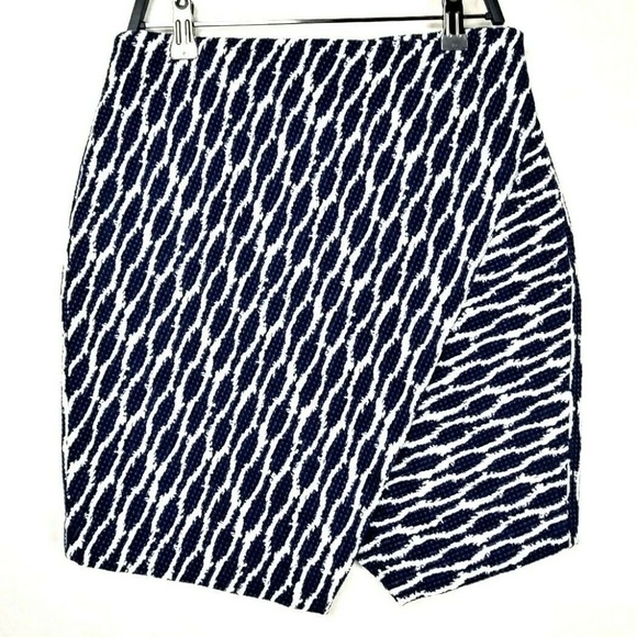 LOFT Dresses & Skirts - LOFT Petite Geometric Printed Tulip Hem Skirt